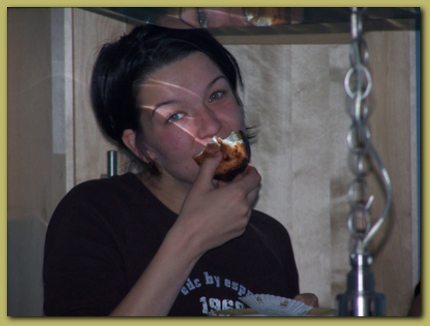 599x448 pixels (166K)